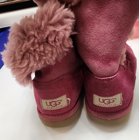 UGGS Girls Size 2 Dark Pink Winter Boots - Picture 2 of 5